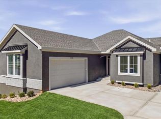 22194 W 116th Ter, Olathe, KS 66061