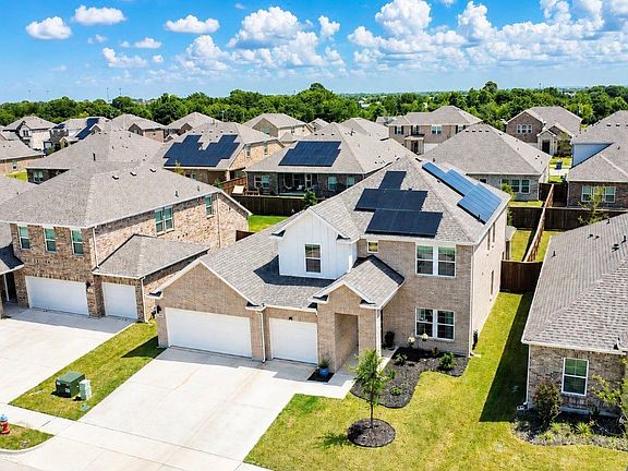 3rd image of 660 Cari Ln