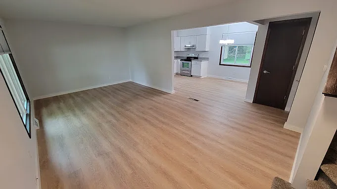 526 Hartridge Dr — Photo 3