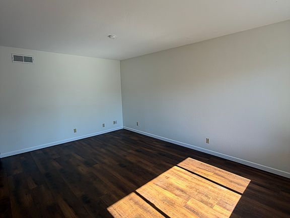 3rd image of 1576 Ontario Dr APT 14