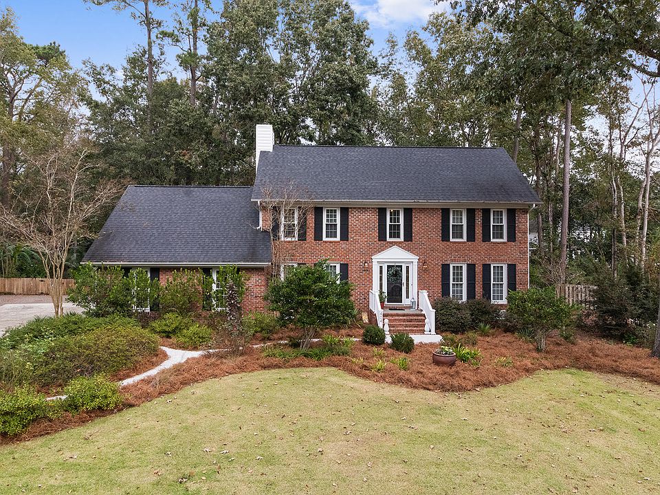 1st image of 404 Glouchester Ct