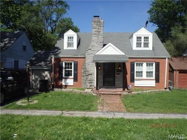 10079 Diamond Dr, Saint Louis, MO 63137
