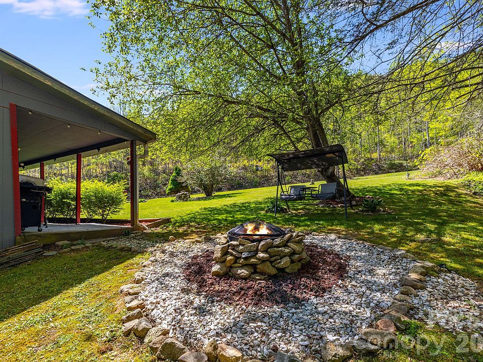28th image of 874 & 888 Bluff Mountain Rd