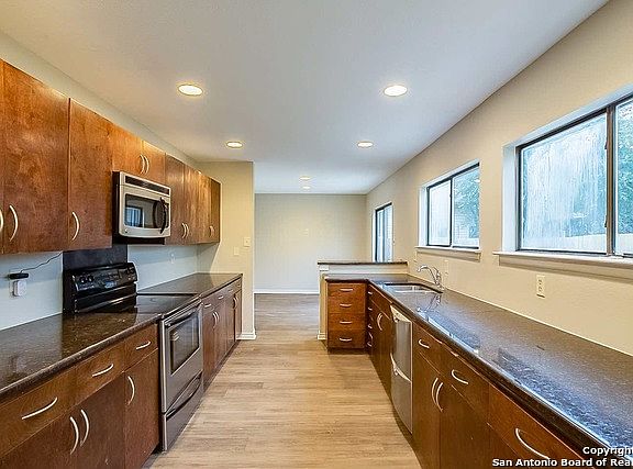 4th image of 2042 S Ellison Dr