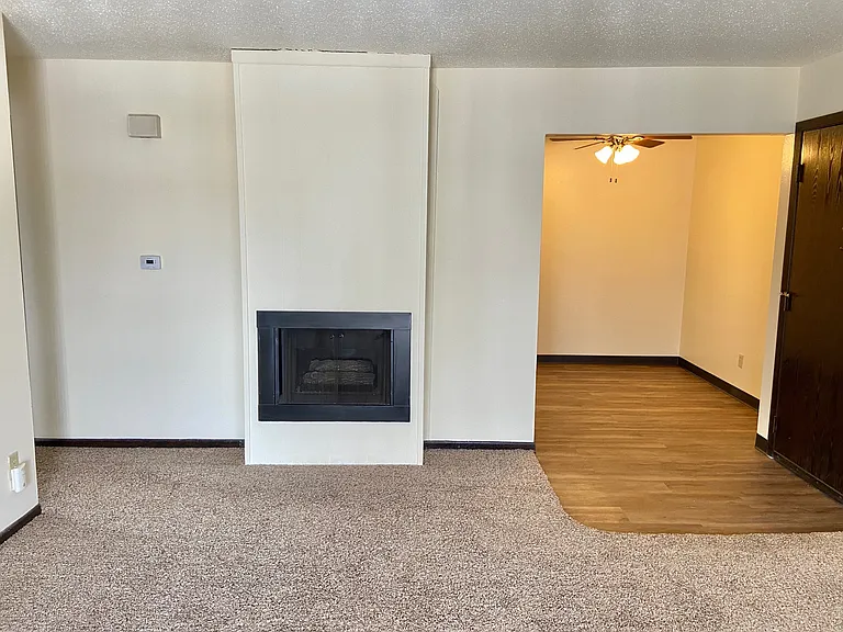 Windsor Crest Apartments — Photo 56
