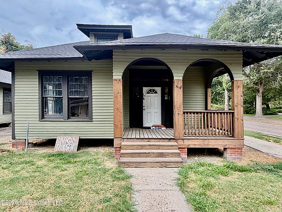 2nd image of 207 E 3rd St