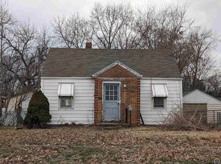 909 NE Strait Ave, Topeka, KS 66616