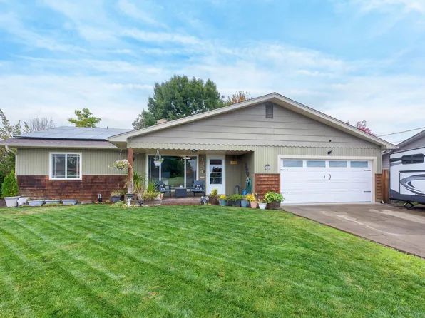 1334 SW Isham St, Grants Pass, OR 97526