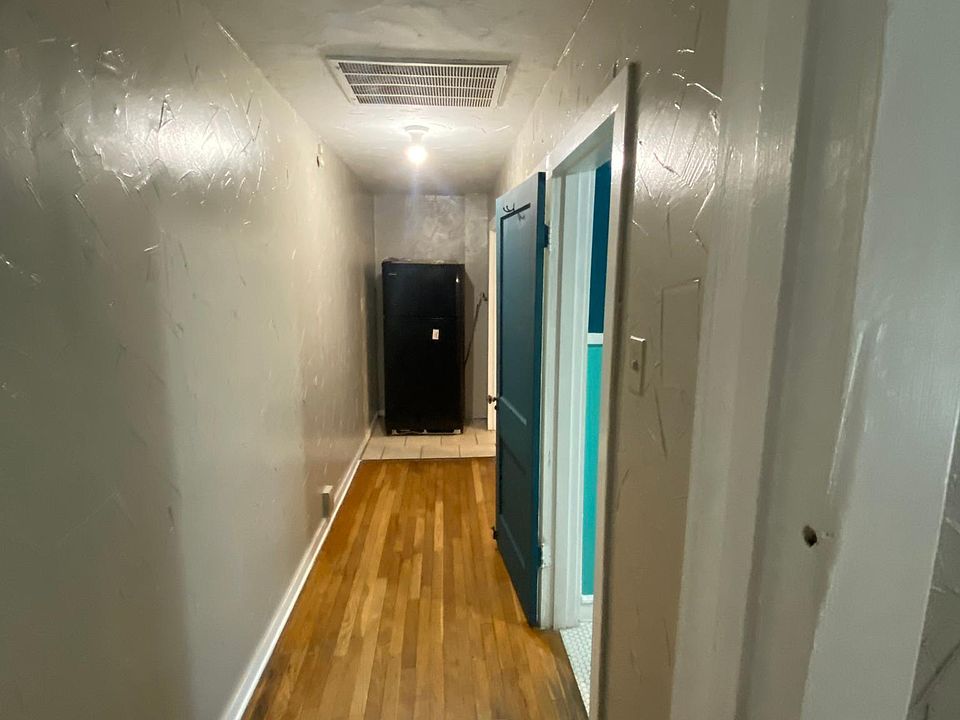 1st image of 1404 S Lake St APT 3
