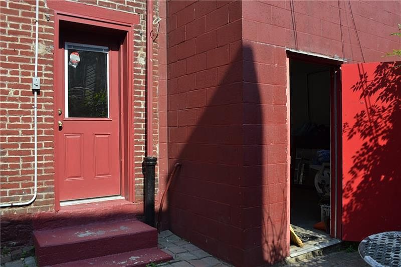2nd image of 1215 Veto St