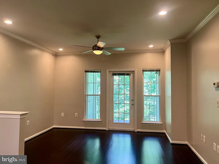 1509 N Point Dr #303 — Photo 4