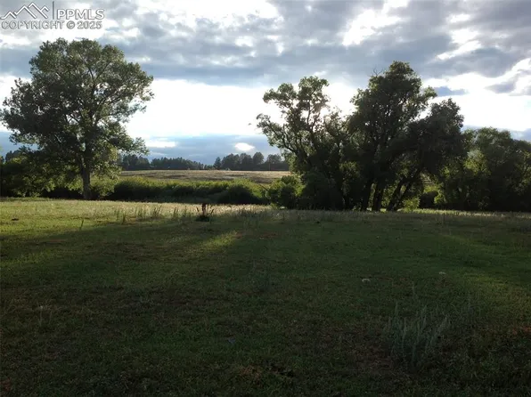 2 E Cherry Creek Rd, Larkspur, CO 80118