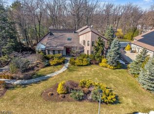 17 Brentwood Dr, North Caldwell, NJ