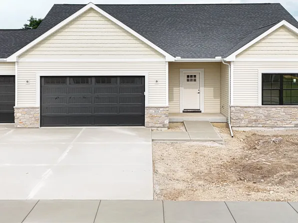 3810 N Woodbury Ln, Janesville, WI 53545