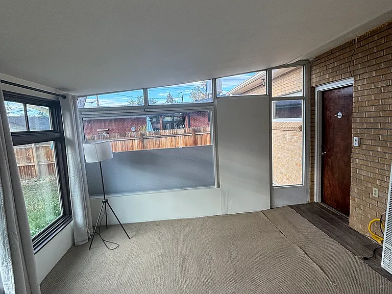 Private Sunroom Suite with Private Bathroom and Private Entrance