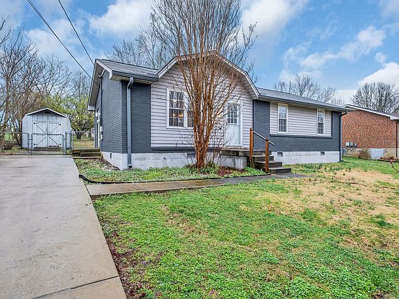 2nd image of 203 Sunny Acre Dr