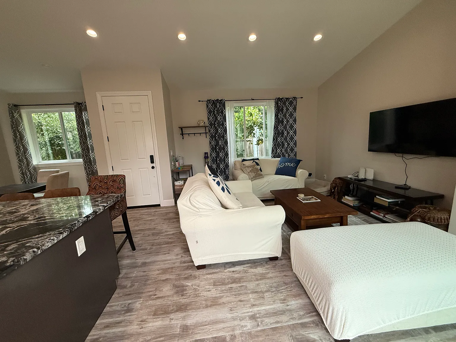1598 Valota Rd — Photo 4