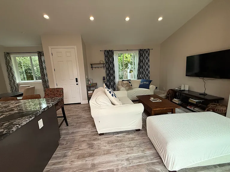 1598 Valota Rd — Photo 4