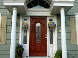 2 Colin Cir, Warren, RI 02885