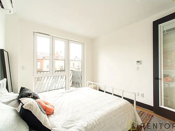 2nd image of 832 Lexington Ave #205A