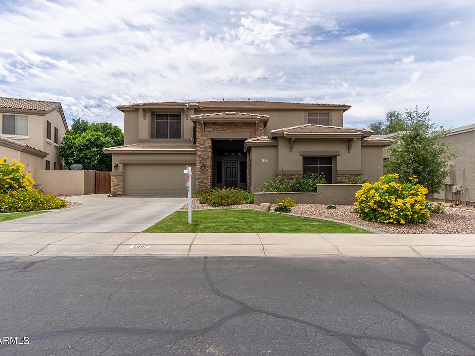 1st image of 1907 E Carob Dr