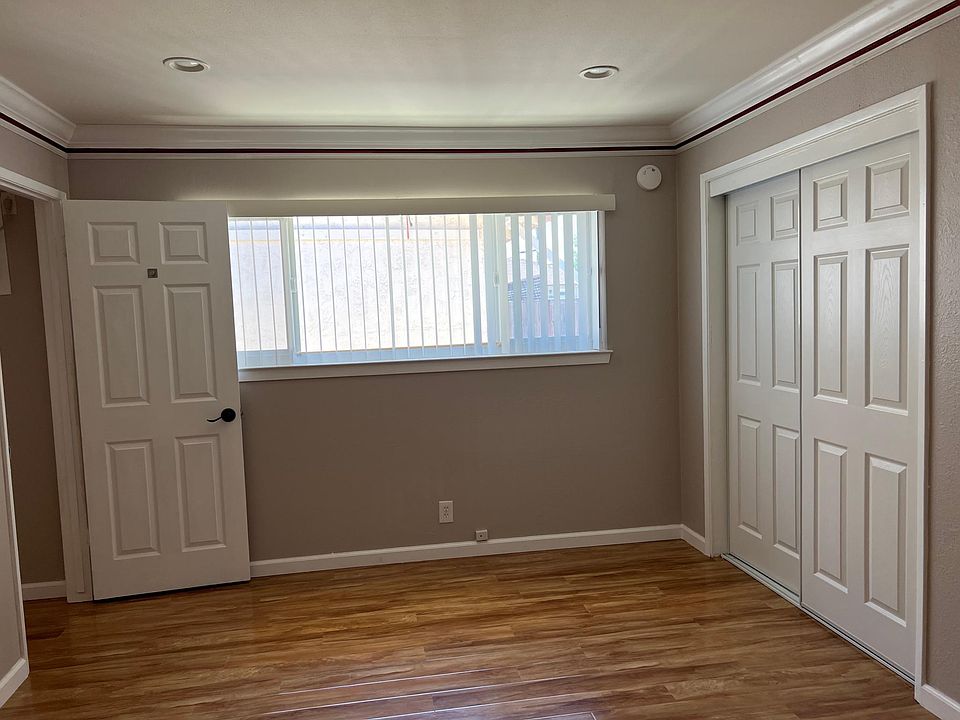 1st image of 152 Warren Dr APT 2