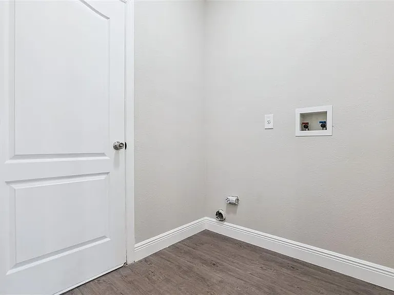 1209 Cathcart Cir — Photo 37