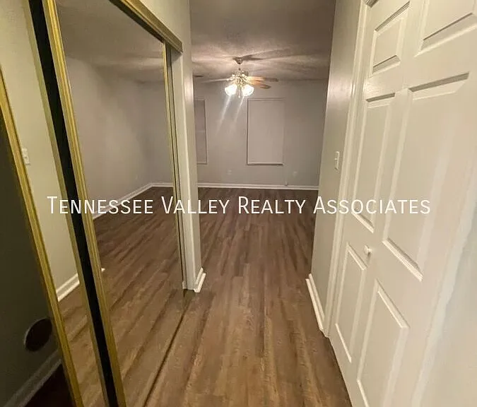 1513 Spelling Way — Photo 16