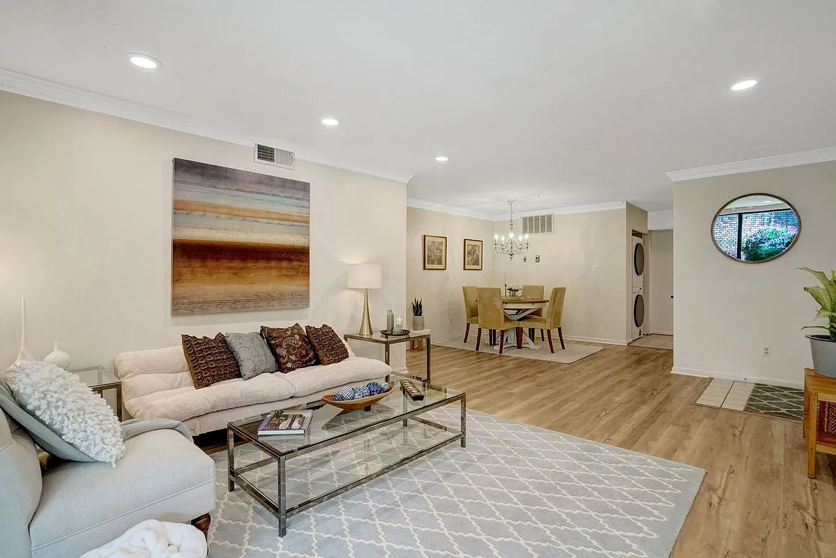 2 bed, 2.0 bath, 1064 sqft, $2,500 — Photo 4