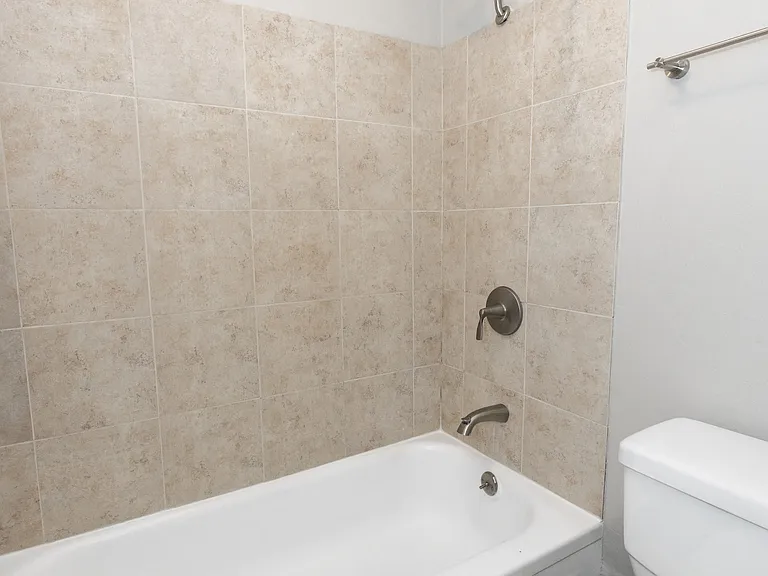 Emerson Flats — Photo 14