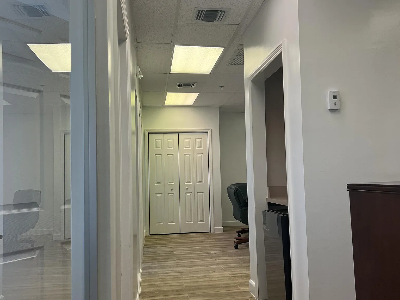 Galleria Corporate - Central Office ( 907 Montero Llc) - 917 I — Photo 3