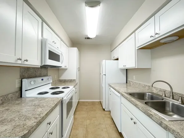 Charming 2-Bedroom Duplex with Modern Upgrades in Pecan Ridge!, 2605A Pecan Cir, Bryan, TX 77807