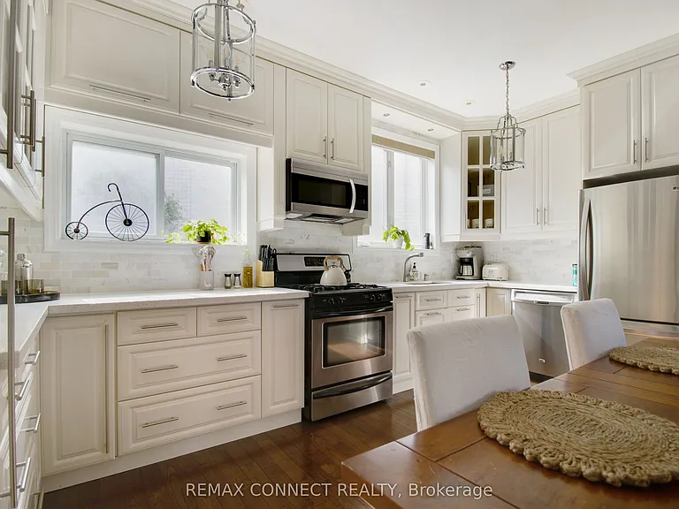 565 Shuter St — Photo 13