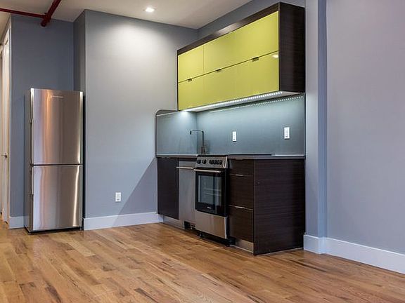 2nd image of 368 Throop Ave #3