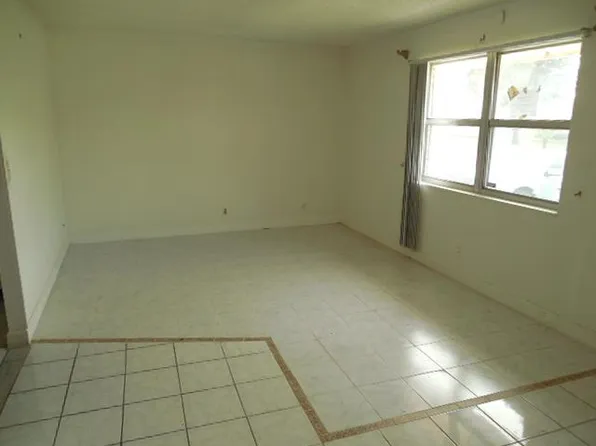 4190 Centurian Cir, Greenacres, FL 33463