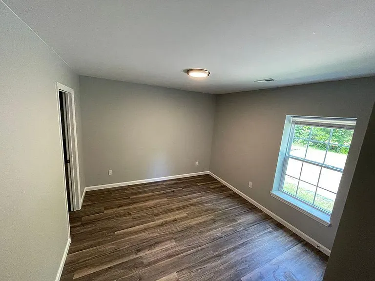 1628 Jordanville Rd — Photo 7