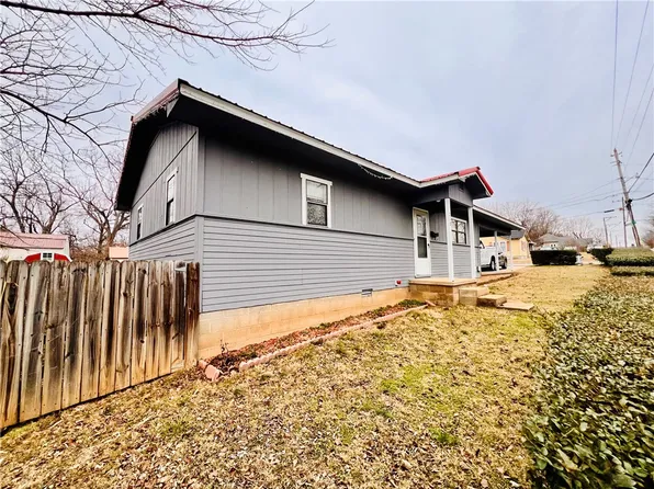 302 Shaver St, Berryville, AR 72616