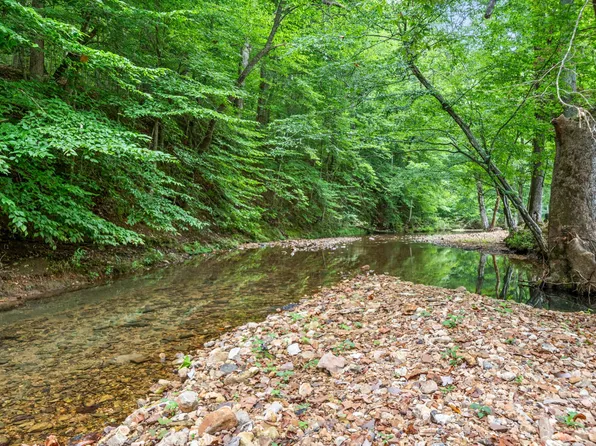 870 Elk Creek Rd, Cumberland City, TN 37050