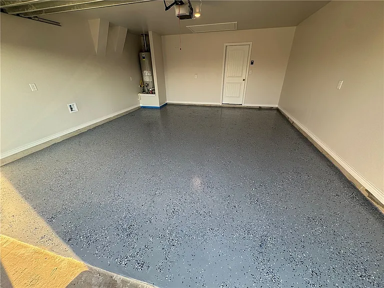 1154 Carnaby St — Photo 7