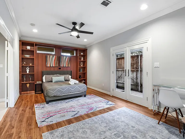 1202 W 25th St — Photo 26