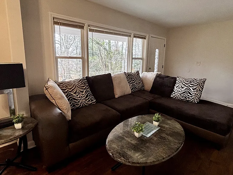 269 Florida Ave SW — Photo 3