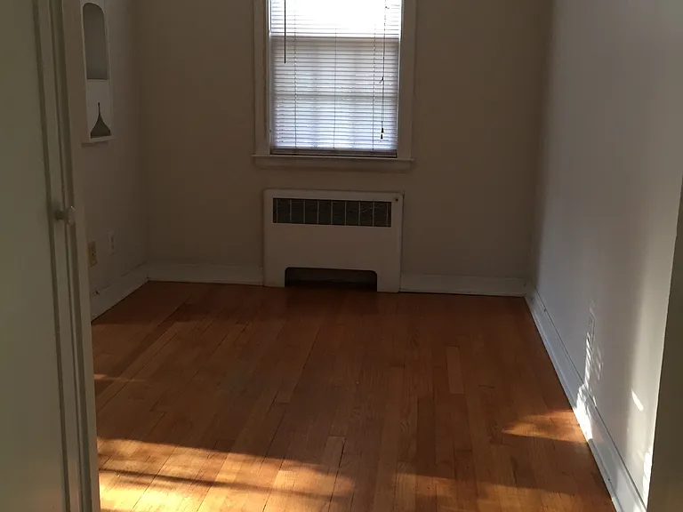 542 Quaker Ln S #2 — Photo 5