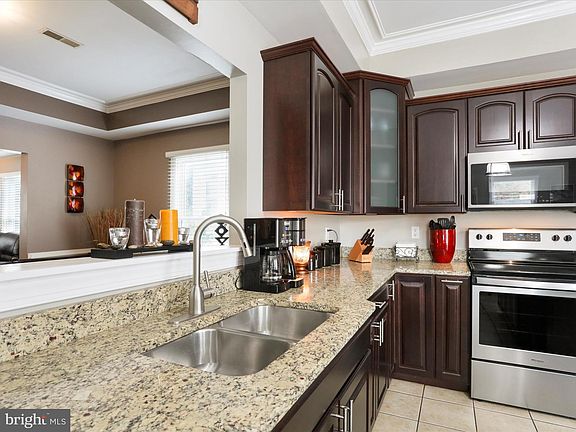 5th image of 1115 Moller Ave