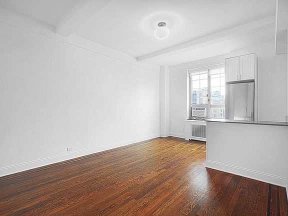 4th image of 208 W 23rd St APT 1506