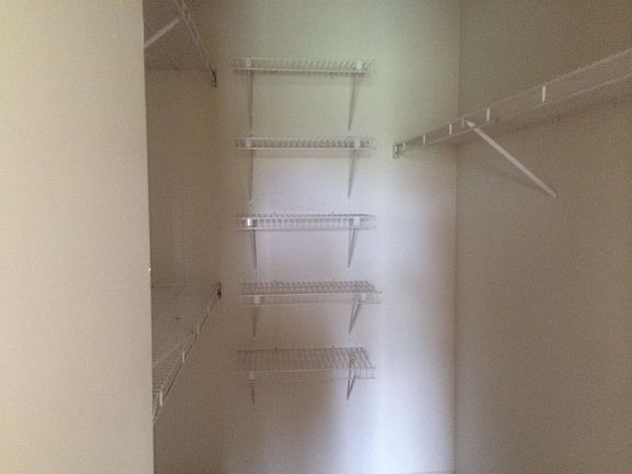 3rd image of 1600 Park Cir #902-1