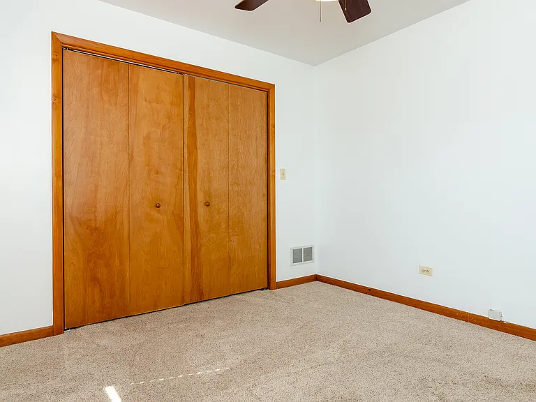 1033 Hayes Ave — Photo 21