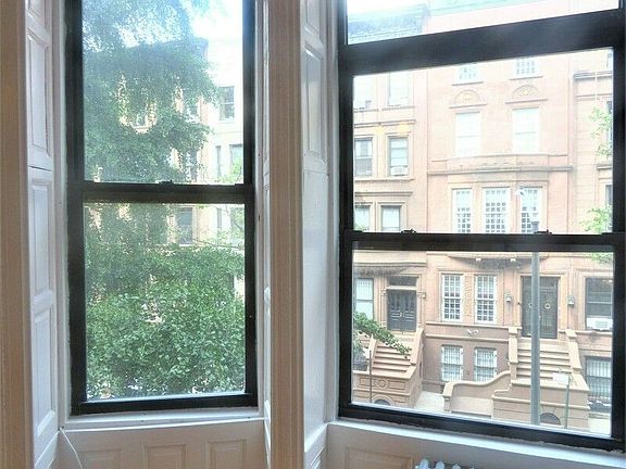 2nd image of 20 W 70th St APT 5