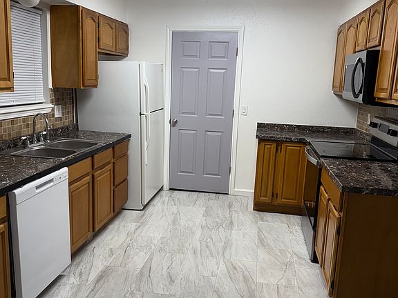 5th image of 9929 S Douglas Ave