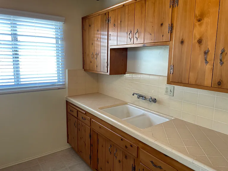 1810 Cypress Ave #14 — Photo 8