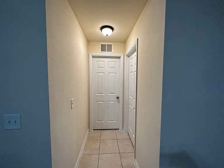 1407 SE 10th Ter — Photo 5